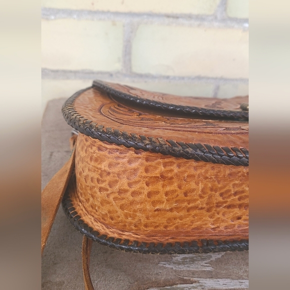 Vintage Hand Tooled Leather Bag - Picture 8 of 10